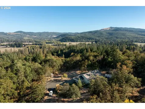 1830 Orchard Lane Roseburg OR 97471