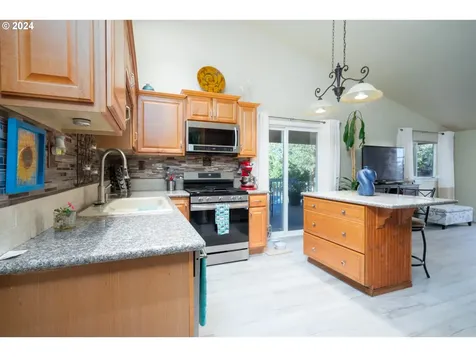 1830 Orchard Lane Roseburg OR 97471