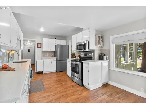 1813 SE 106th Avenue Portland OR 97216