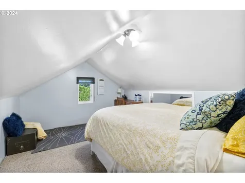 1813 SE 106th Avenue Portland OR 97216