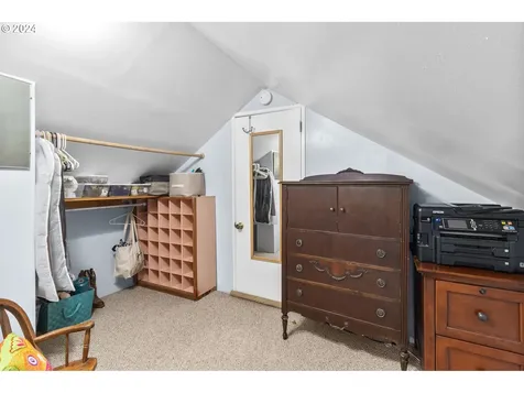1813 SE 106th Avenue Portland OR 97216