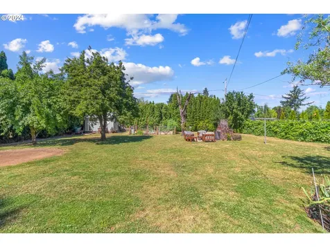 1813 SE 106th Avenue Portland OR 97216