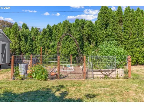 1813 SE 106th Avenue Portland OR 97216