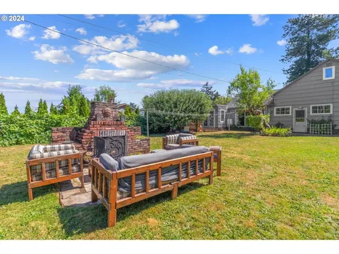 1813 SE 106th Avenue Portland OR 97216