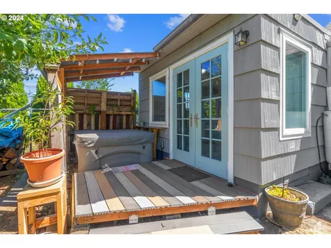 1813 SE 106th Avenue Portland OR 97216