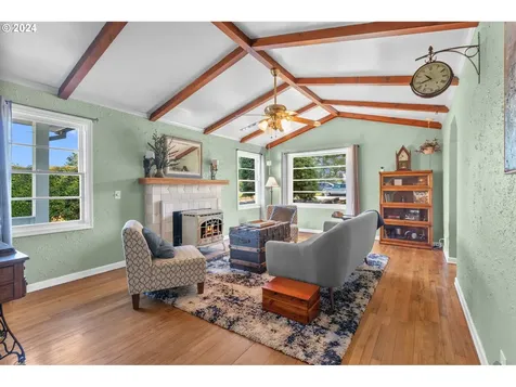 1813 SE 106th Avenue Portland OR 97216