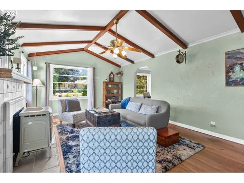 1813 SE 106th Avenue Portland OR 97216