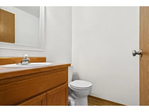 954 S 44th Street Springfield OR 97478