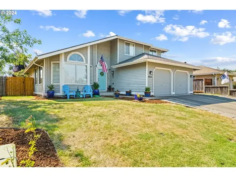 954 S 44th Street Springfield OR 97478