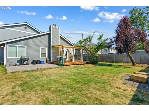 954 S 44th Street Springfield OR 97478