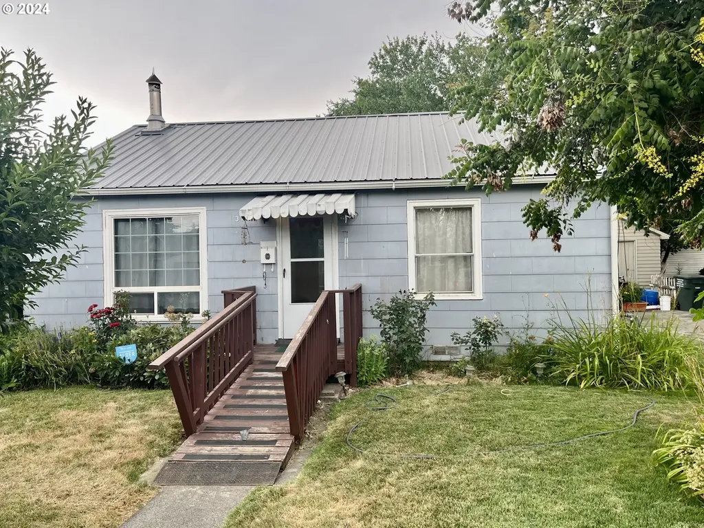 37 SE 11th Street Pendleton OR 97801