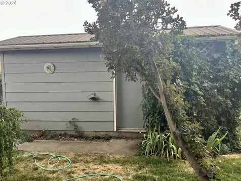 37 SE 11th Street Pendleton OR 97801