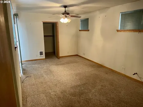 37 SE 11th Street Pendleton OR 97801
