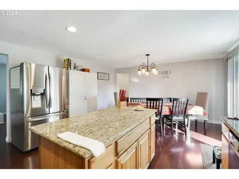 546 Oregon Avenue NE Salem OR 97301
