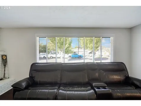 546 Oregon Avenue NE Salem OR 97301