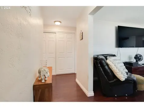 546 Oregon Avenue NE Salem OR 97301