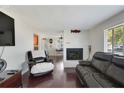 546 Oregon Avenue NE Salem OR 97301