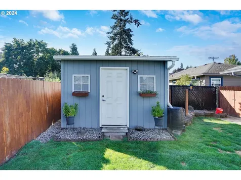 546 Oregon Avenue NE Salem OR 97301