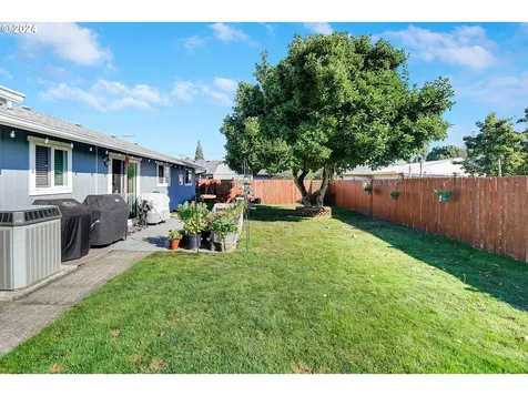 546 Oregon Avenue NE Salem OR 97301