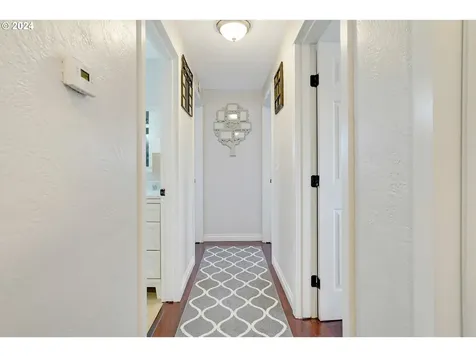 546 Oregon Avenue NE Salem OR 97301
