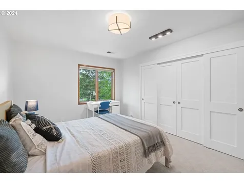 10 Sherwood Court Lake Oswego OR 97034