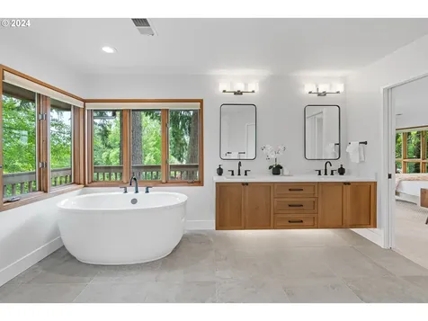 10 Sherwood Court Lake Oswego OR 97034