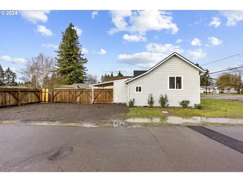 419 SE Nursery Avenue Amity OR 97101