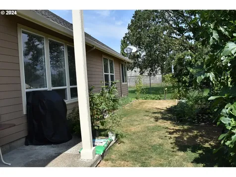 1817 N Barlow Street Cornelius OR 97113