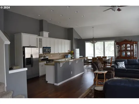 1817 N Barlow Street Cornelius OR 97113