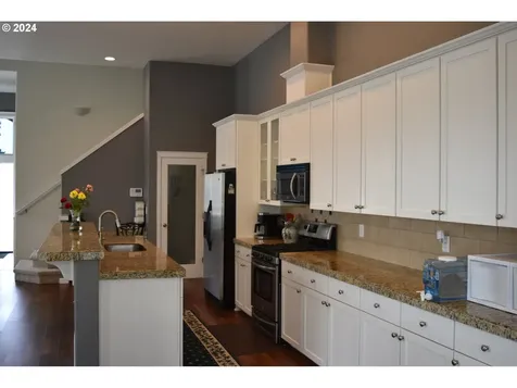 1817 N Barlow Street Cornelius OR 97113