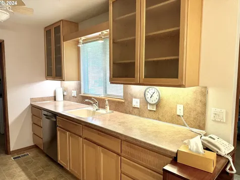 5475 Sw Elm Avenue Beaverton OR 97005