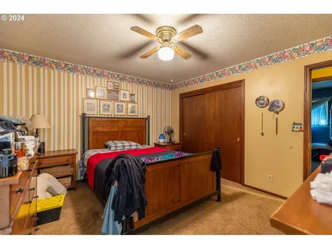 16625 Astor Avenue Lake Oswego OR 97035