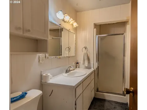 16625 Astor Avenue Lake Oswego OR 97035