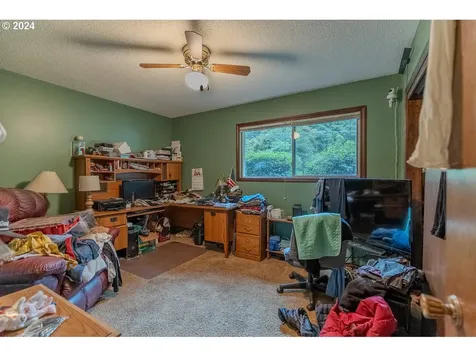 16625 Astor Avenue Lake Oswego OR 97035