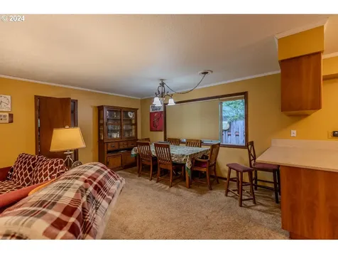 16625 Astor Avenue Lake Oswego OR 97035