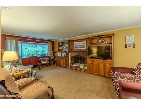 16625 Astor Avenue Lake Oswego OR 97035