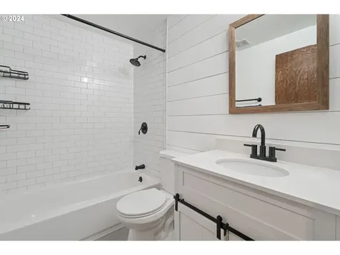 2015 SE 134th Avenue Vancouver WA 98683
