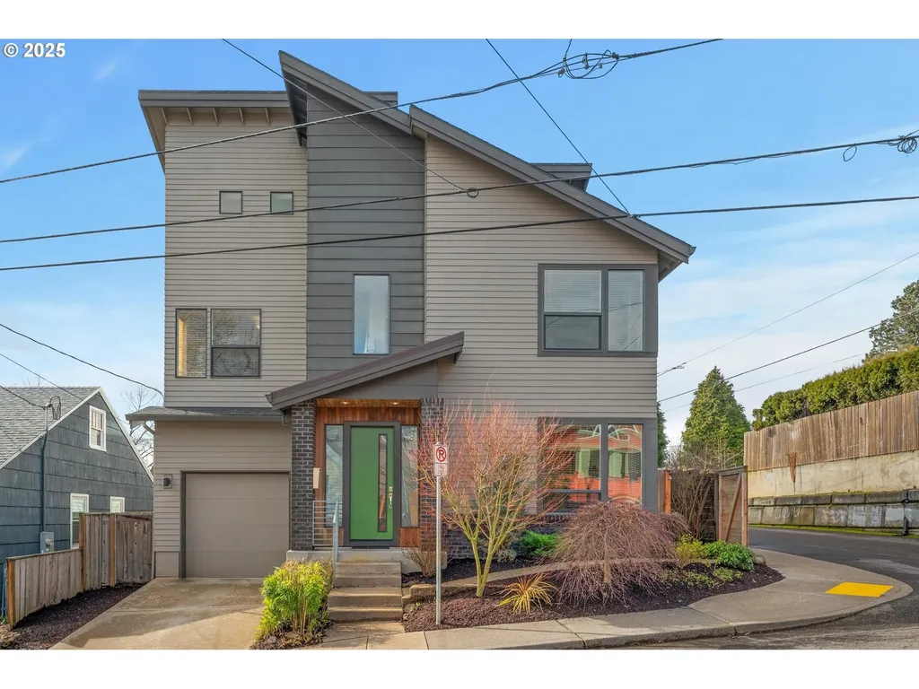 4709 N Colonial Avenue Portland OR 97217