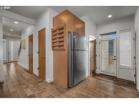 4709 N Colonial Avenue Portland OR 97217