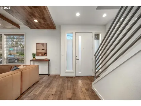 4709 N Colonial Avenue Portland OR 97217