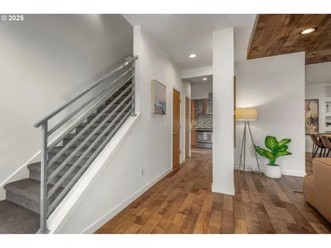 4709 N Colonial Avenue Portland OR 97217