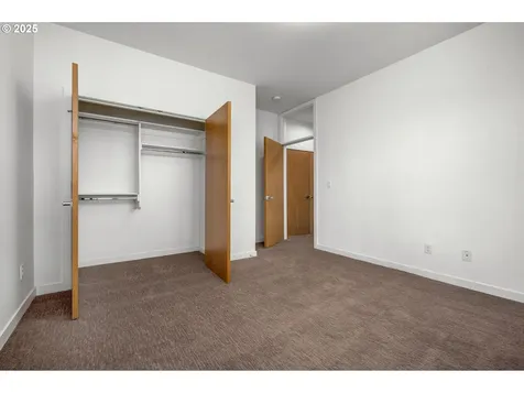 4709 N Colonial Avenue Portland OR 97217