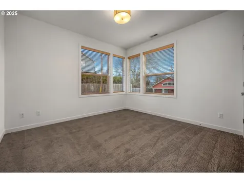 4709 N Colonial Avenue Portland OR 97217