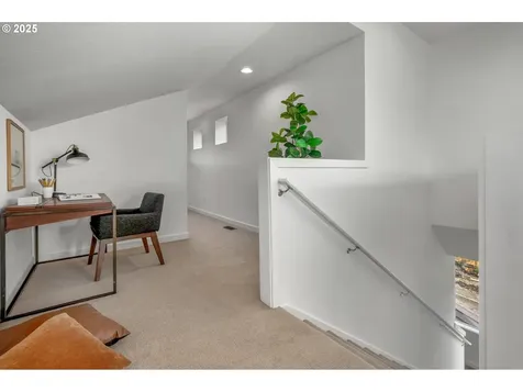 4709 N Colonial Avenue Portland OR 97217
