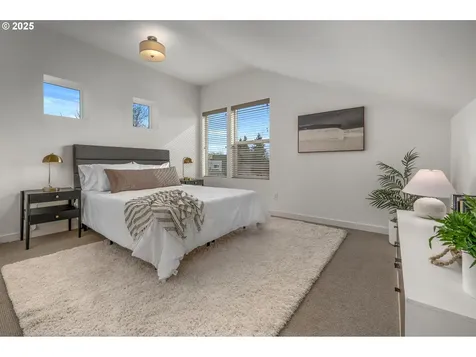 4709 N Colonial Avenue Portland OR 97217