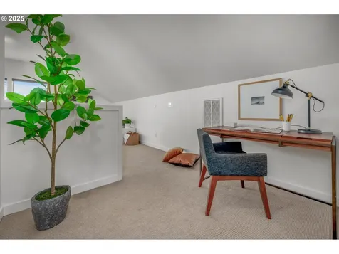 4709 N Colonial Avenue Portland OR 97217