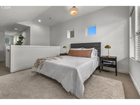 4709 N Colonial Avenue Portland OR 97217