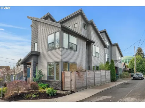 4709 N Colonial Avenue Portland OR 97217