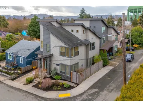 4709 N Colonial Avenue Portland OR 97217