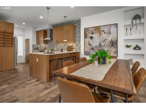 4709 N Colonial Avenue Portland OR 97217